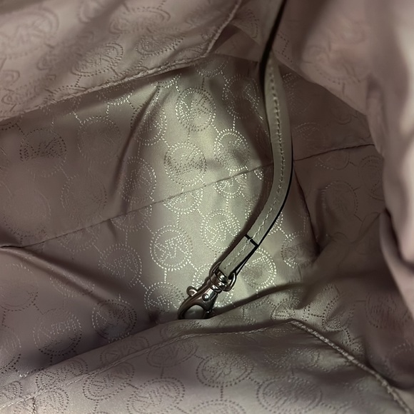 NWT MICHAEL Michael Kors Blaine Leather Satchel in Pearl grey Minimalist purs - Picture 9 of 15